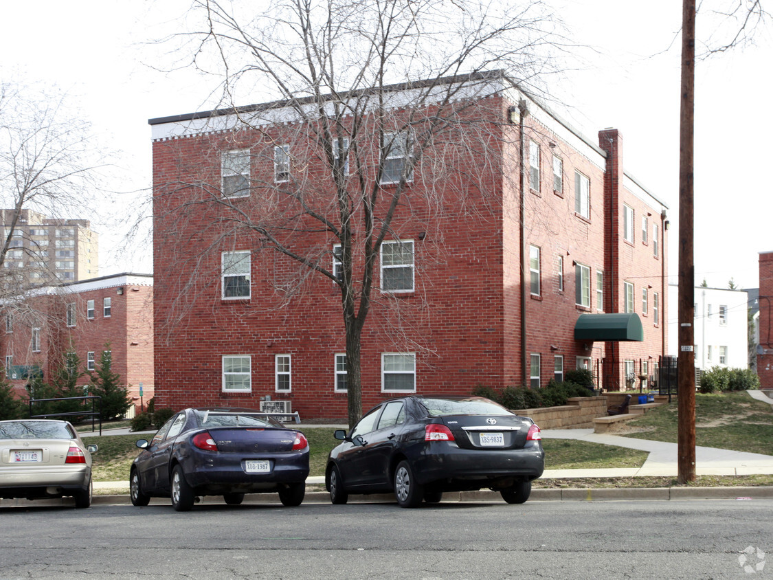 Building Photo - Beverly Park Apartments