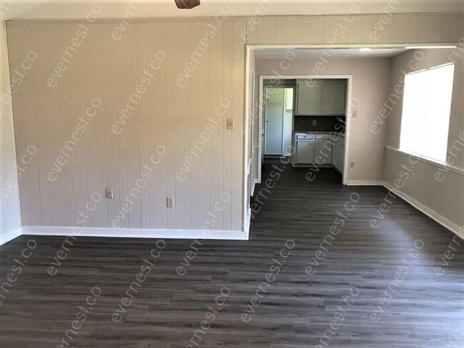 Building Photo - 6031 Lake Trace Cir