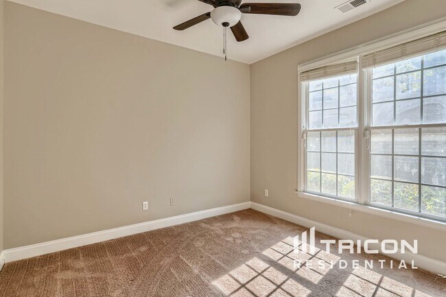 Building Photo - 529 Water Birch Way