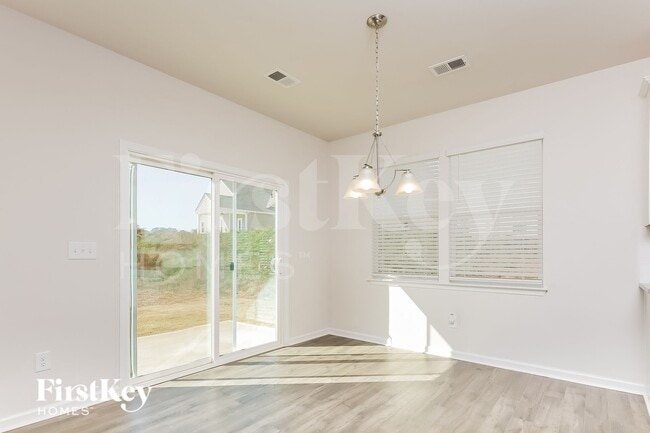 Foto del edificio - 23 Wild Lily Dr