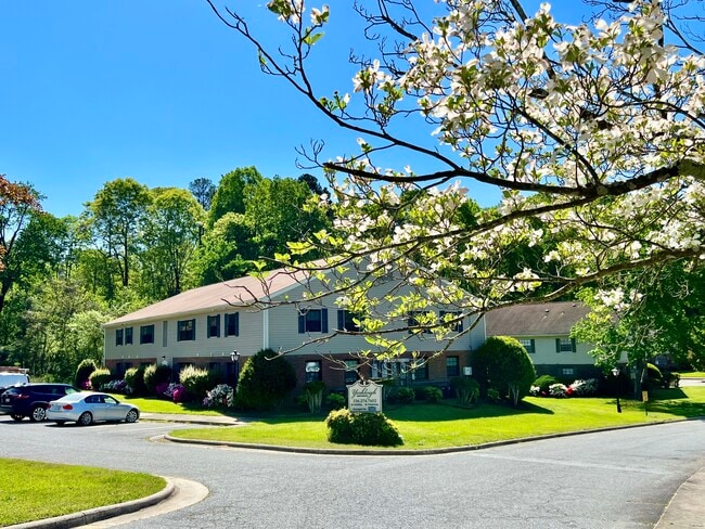 Building Photo - Yorkleigh Apartments