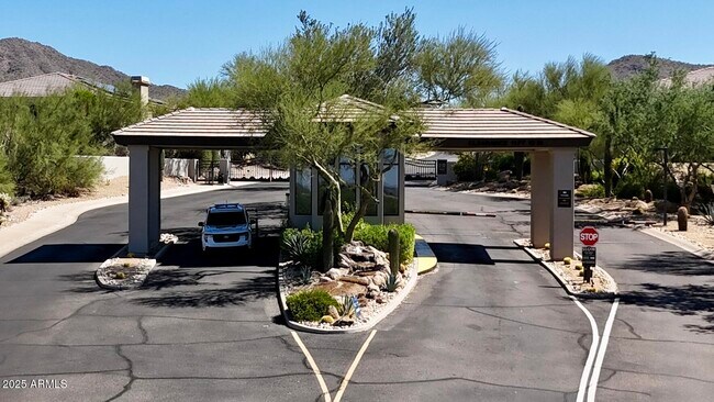 Building Photo - 10637 E Blanche Dr