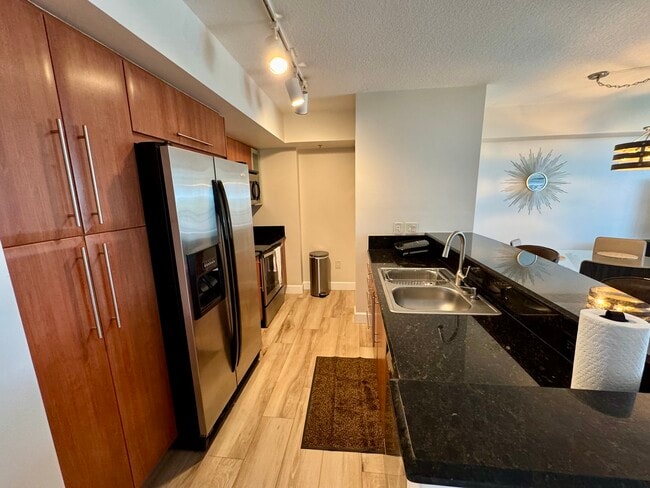 Foto del edificio - 3232 Coral Way