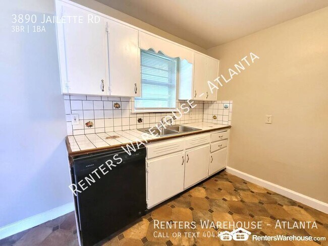 Building Photo - Spacious 3 Bedroom Brick Ranch in Atlanta!