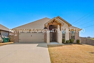 Building Photo - 761 Melrose Pl