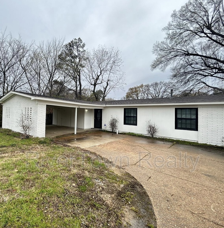 Foto principal - 1316 E Raines Rd