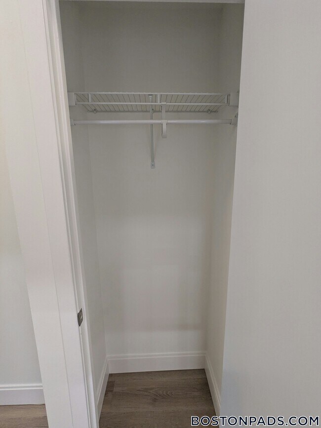 Foto del edificio - 1079 Commonwealth Ave