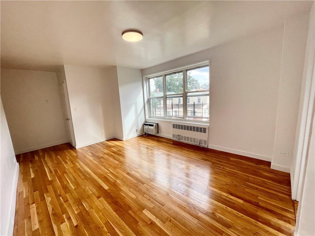 Foto principal - 5730 Mosholu Ave