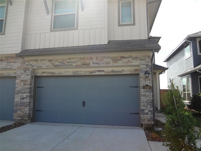 Building Photo - 1638 Ryon Falls Dr