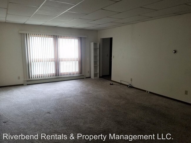 Building Photo - 1816 10th St E