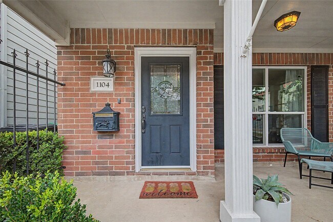 Foto del edificio - 1104 Buckner St