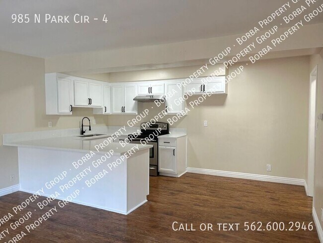 Foto del edificio - 985 N Pk Cir