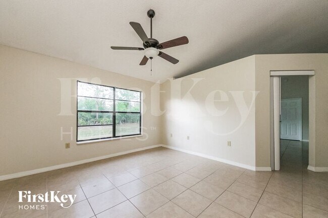 Building Photo - 815 Adour Dr