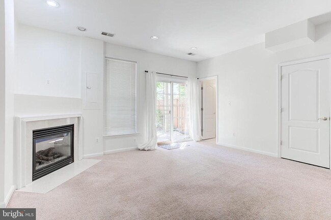 Foto del edificio - 21896 Hawksbury Terrace