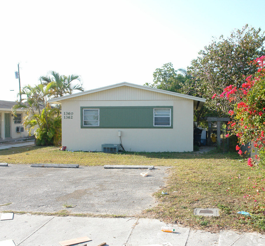 Building Photo - 1300-1362 NW 10th St
