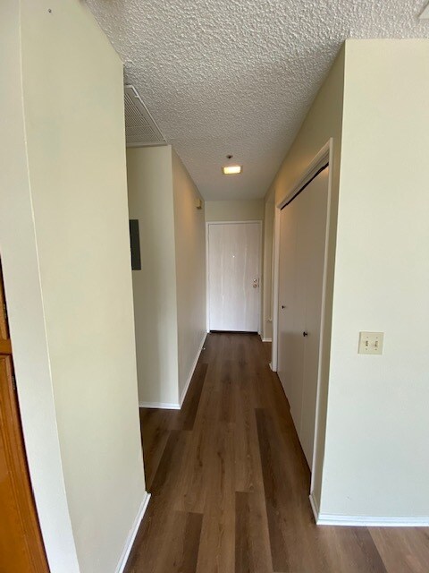 Foto del edificio - 8721 Belmont St