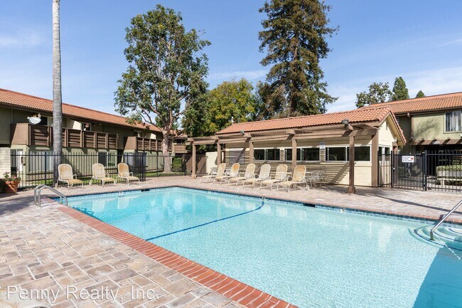Building Photo - 3 br, 2 bath Condo - 615 Fredricks Ave. #172