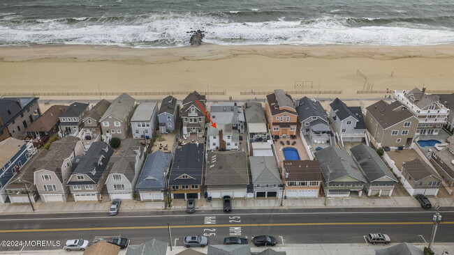 Building Photo - 171B Beach Front