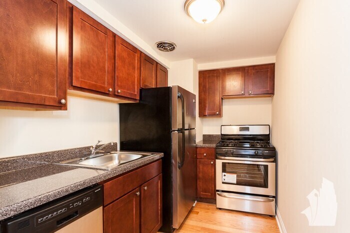 Foto principal - 440 W Barry Ave