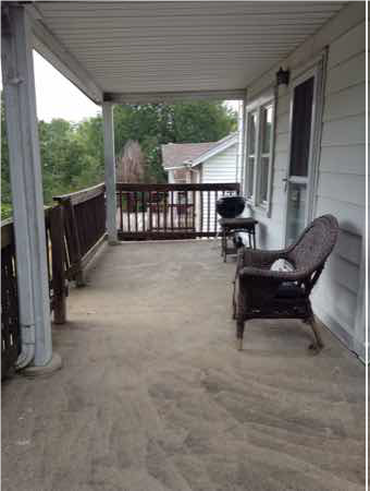 Building Photo - 3 bedroom, 1 bath Home - Available: August 2027!