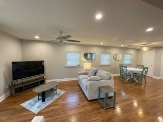 Main Open Concept Room - 233 Douglas Dr