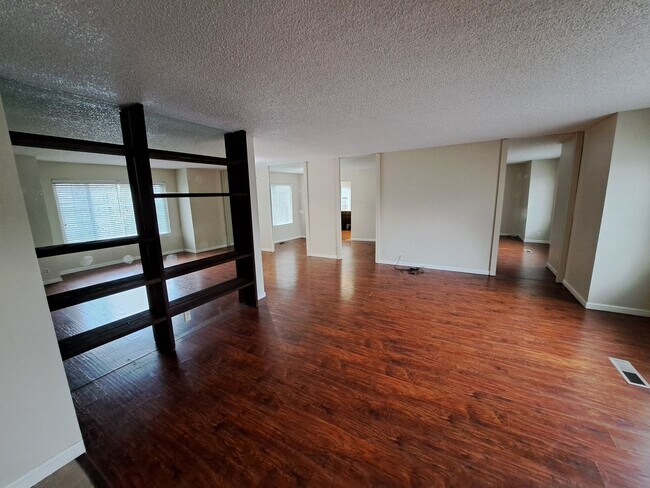 Foto del edificio - North Vacaville 4/3 is Ready for YOU!