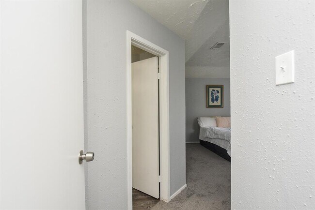 Foto del edificio - 19915 Timber Forest Dr