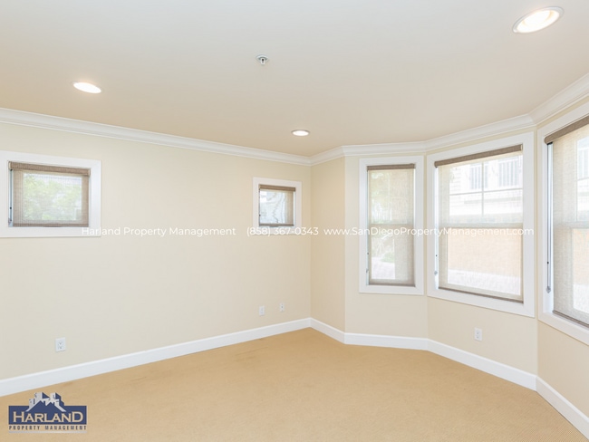 Building Photo - 7726 Ivanhoe Ave