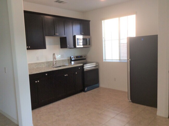 Foto del edificio - 2 Bedroom 1 Bath for rent in Loma Linda PLEASE READ DESCRIPTION