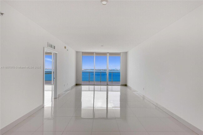 Foto del edificio - 600 NE 27th St