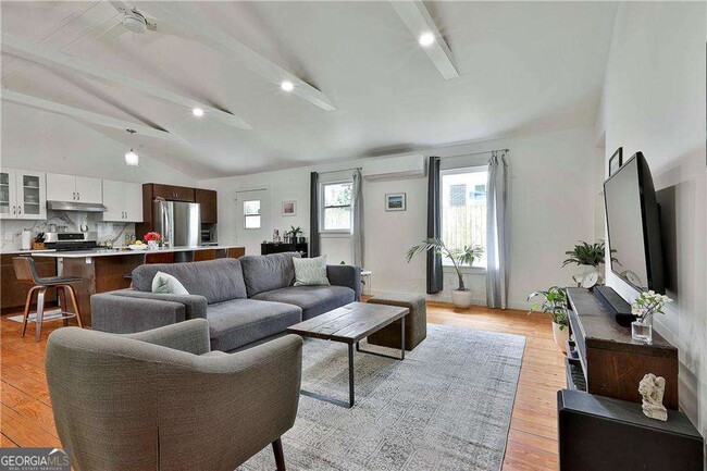 Building Photo - 2037 Lively Ridge Rd NE