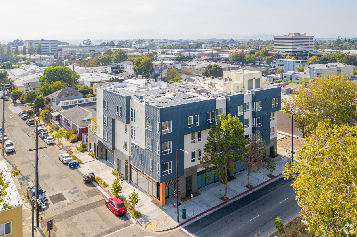 Aerial Photo - Grayson Street Apartments