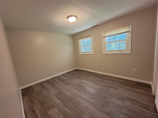 Building Photo - 272 Signal Rock Dr