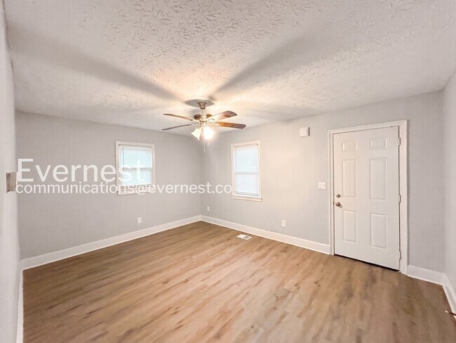 Foto del edificio - 2175 Pansy St NW