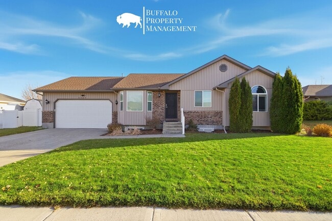 Building Photo - Charming 4-Bedroom Home for Rent in Ammon, ID!