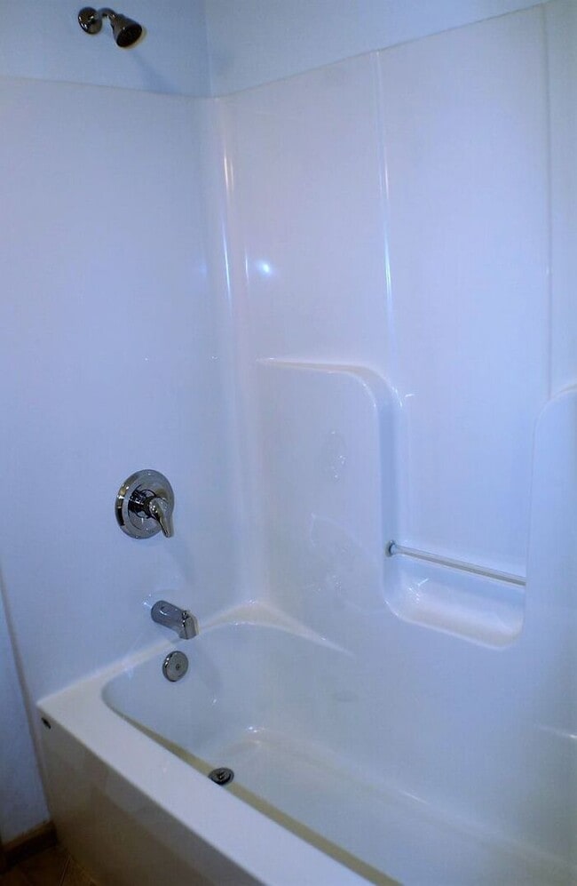 Foto del edificio - $1,850 | 3 Bedroom, 2.5 Bathroom Multi Floor Town Home | No Pets | Available for an August 1st, 2...