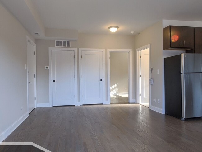 Foto del edificio - 3409 W Fullerton Ave