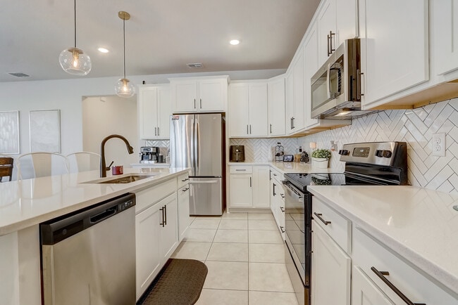 Building Photo - 362 Sofia Ln