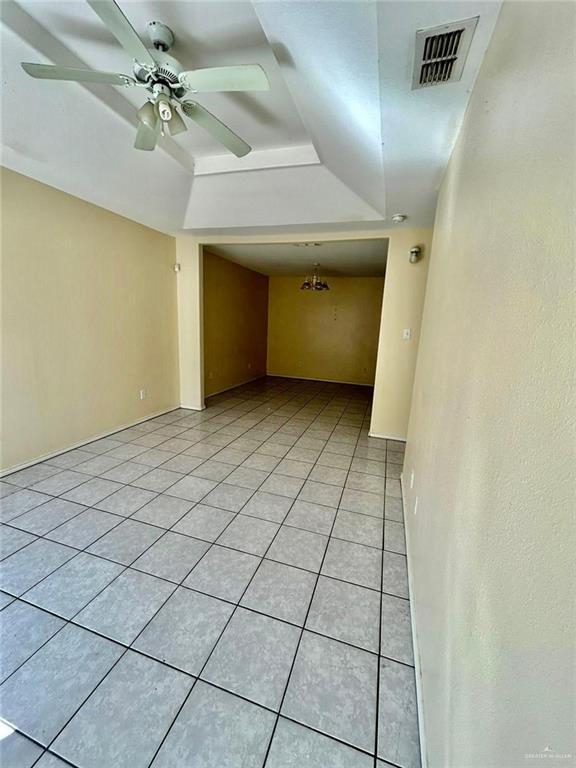 Foto del edificio - 604 S Logan Dr