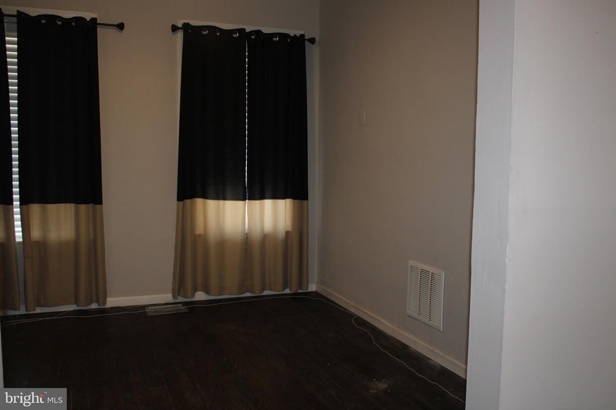Primary Photo - 520 Park Ave