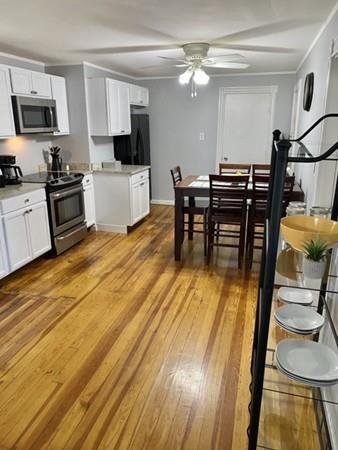 Building Photo - 24 Glendon St