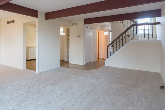 Building Photo - 3457 Burbank Dr