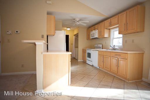 Building Photo - 261 Culbreth Rd