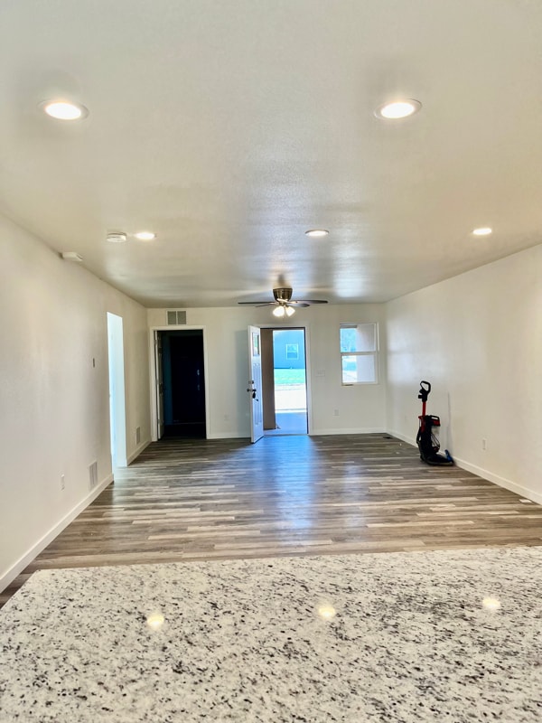 Building Photo - 467 E Laporte Pl