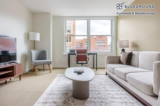 Building Photo - 425 8th St NW