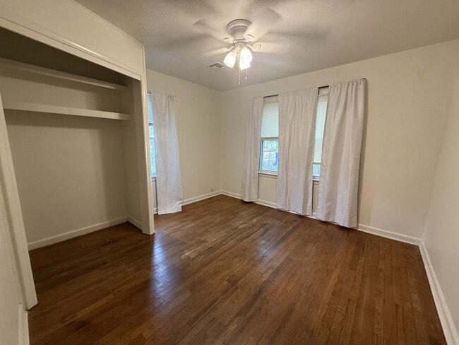 Building Photo - 207 S Berry St