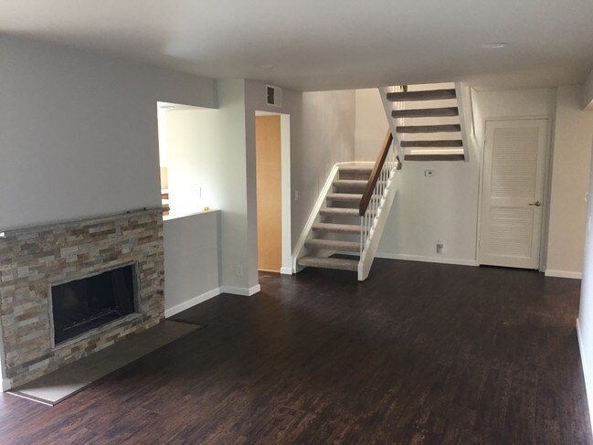Living Room - 8917 Via Andar