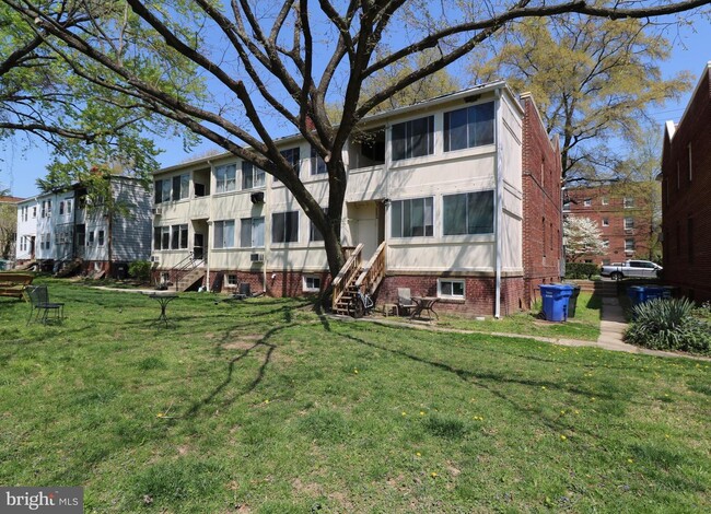 Building Photo - 4482 MacArthur Blvd NW