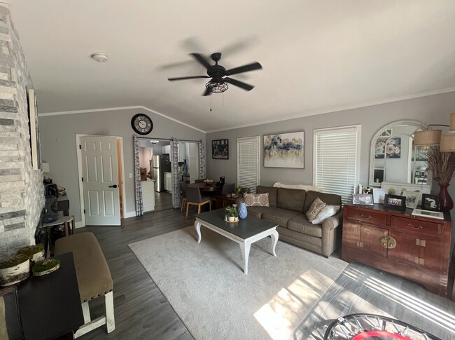 Building Photo - Fully furnished beautifully renovated house!
