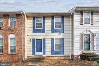 Building Photo - 10258 Quiet Pond Terrace